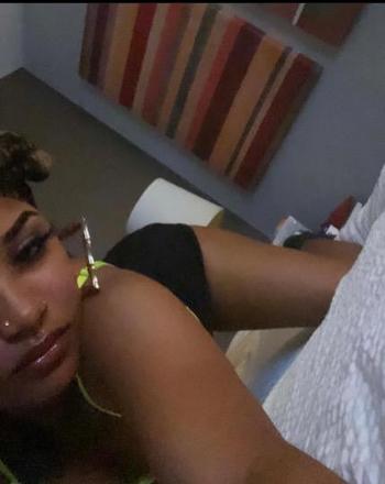 Hennessy, 23  female escort, Santa Barbara