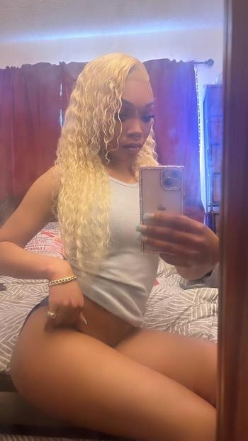 Nini, 23  female escort, Santa Barbara