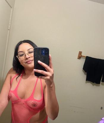 Izzy, 24  female escort, Santa Barbara