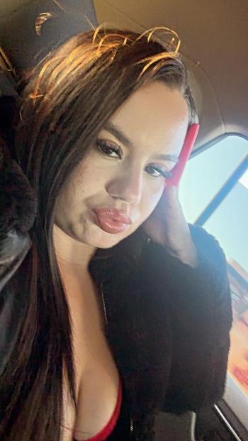Vee, 21  female escort, Santa Barbara