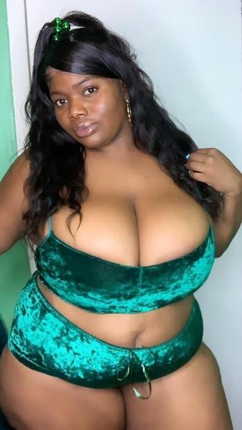 Layyla, 25  female escort, Santa Barbara